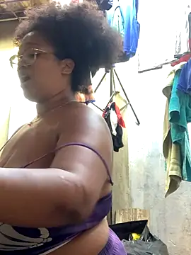 Snapshot of Yera_brown69 chatting on November 2025 08:56:01 PM Yera brown69 online show from November 2025 08:56:01 PM