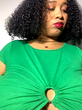 Snapshot of Yera_brown69 chatting on January 2026 11:31:02 PM Yera brown69 online show from January 2026 11:31:02 PM