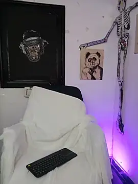 Bathory Mia666 online show from December 2025 11:08:01 PM