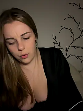 ItsLxsa online show from September 2025 09:22:01 PM