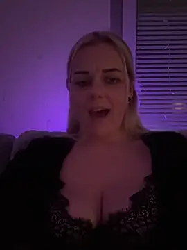 ItsLxsa online show from May 2026 07:52:01 PM