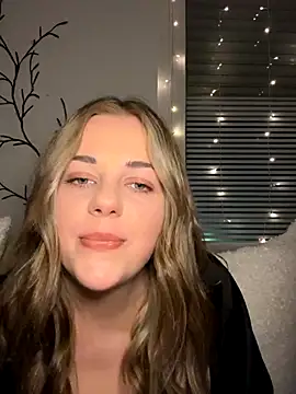 ItsLxsa online show from September 2025 09:43:01 PM