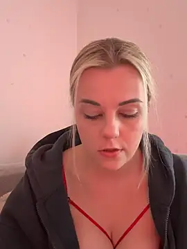 ItsLxsa online show from May 2026 06:19:02 PM