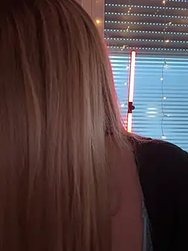 ItsLxsa online show from April 2026 06:11:02 PM