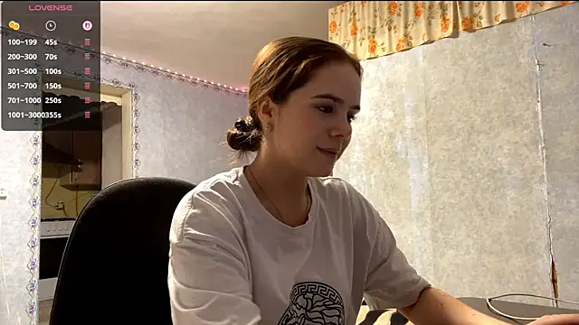 Snapshot of Lia_rise chatting on October 2025 02:17:02 PM Lia rise online show from October 2025 02:17:02 PM