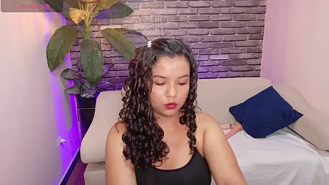 alicee revess online show from October 2025 07:36:01 PM