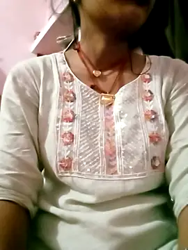 Snapshot of Hot_tin74 chatting on November 2025 08:34:02 PM Hot tin74 online show from November 2025 08:34:02 PM