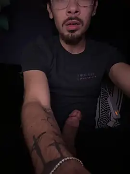 Snapshot of bigbrownpleasure chatting on November 2025 05:22:01 AM bigbrownpleasure online show from November 2025 05:22:01 AM