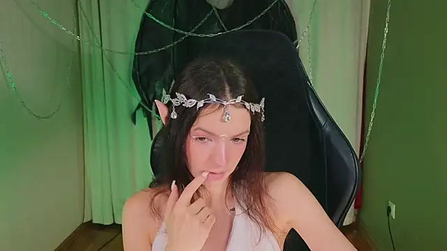 Loona Eclipse online show from October 2025 08:50:02 PM