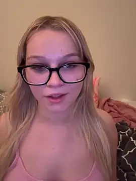 xoxokayy18 online show from September 2025 03:39:02 AM