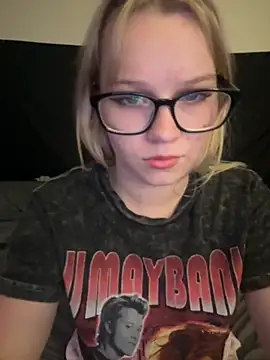 xoxokayy18 online show from September 2025 11:55:02 PM