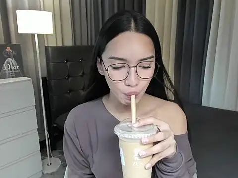 Snapshot of Blaire_Samantha chatting on December 2025 07:07:01 AM Blaire Samantha online show from December 2025 07:07:01 AM