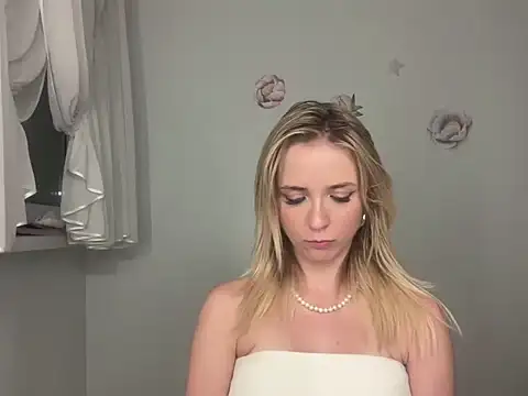 Snapshot of ClaudiaAmore chatting on September 2025 08:19:01 PM ClaudiaAmore online show from September 2025 08:19:01 PM