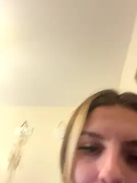 Snapshot of Summer21k chatting on November 2025 10:43:02 PM Summer21k online show from November 2025 10:43:02 PM