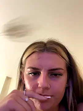 Snapshot of Summer21k chatting on September 2025 09:25:02 PM Summer21k online show from September 2025 09:25:02 PM