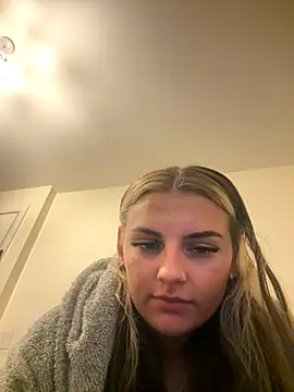 Snapshot of Summer21k chatting on September 2025 09:09:01 PM Summer21k online show from September 2025 09:09:01 PM