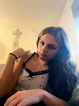 Snapshot of Summer21k chatting on November 2025 12:54:01 PM Summer21k online show from November 2025 12:54:01 PM