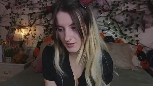 Sonia Meow online show from October 2025 06:01:01 AM