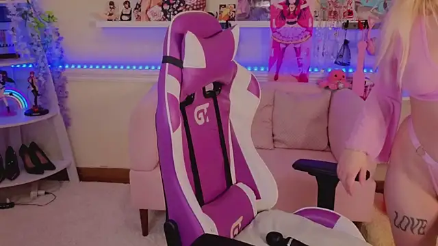 Sonia Meow online show from November 2025 06:30:01 AM