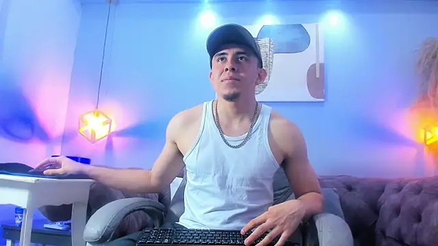 Eross Santy online show from July 2026 07:25:01 PM