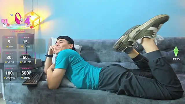 Eross Santy online show from October 2025 12:30:02 PM