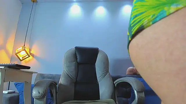 Eross Santy online show from March 2026 01:42:01 PM