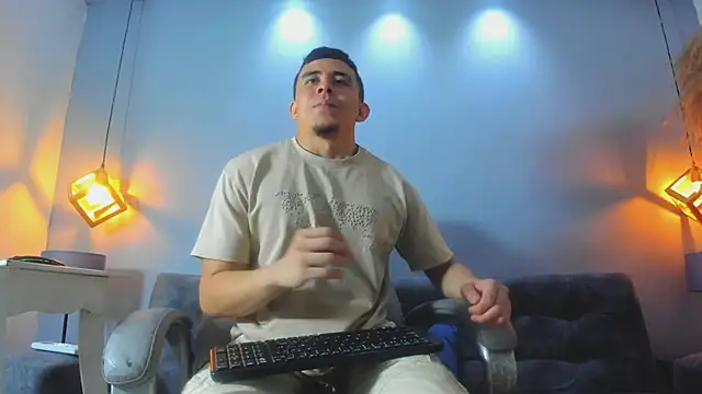 Eross Santy online show from April 2026 03:29:02 PM