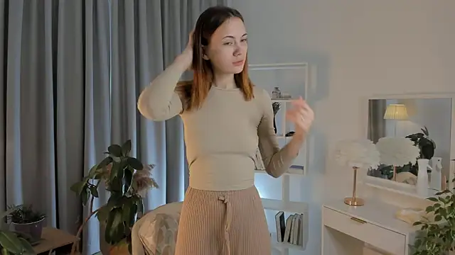SirenaOstrem online show from September 2025 01:17:01 AM