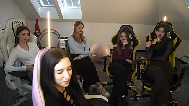 Snapshot of _Lili_054 chatting on October 2025 10:18:02 AM  Lili 054 online show from October 2025 10:18:02 AM