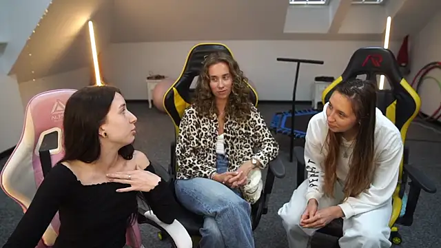 Snapshot of _Lili_054 chatting on September 2025 11:03:01 AM  Lili 054 online show from September 2025 11:03:01 AM