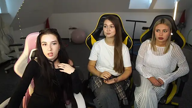 Snapshot of _Lili_054 chatting on September 2025 10:32:02 AM  Lili 054 online show from September 2025 10:32:02 AM