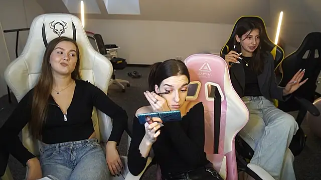 Snapshot of _Lili_054 chatting on October 2025 10:39:01 AM  Lili 054 online show from October 2025 10:39:01 AM