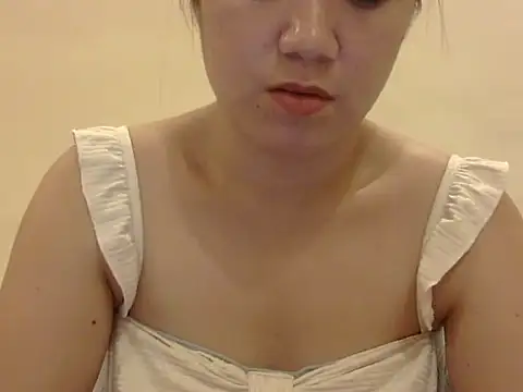 Lovelyclaya online show from February 2026 01:07:01 PM