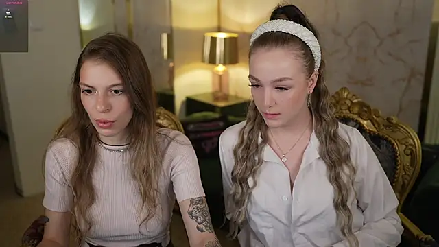 Snapshot of Ella_054 chatting on November 2025 07:40:01 PM Ella 054 online show from November 2025 07:40:01 PM