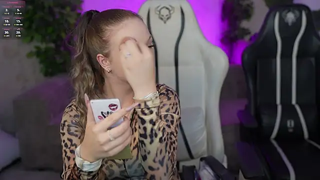 Snapshot of Ella_054 chatting on September 2025 02:23:01 PM Ella 054 online show from September 2025 02:23:01 PM