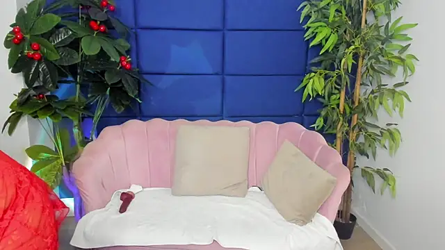 KamaFeels online show from November 2025 04:55:01 AM