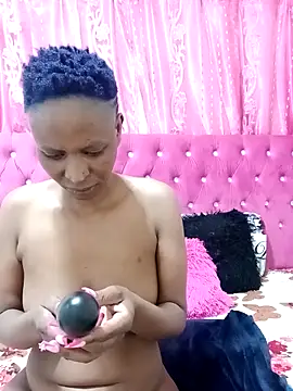 SexyBootie online show from December 2025 09:29:01 PM