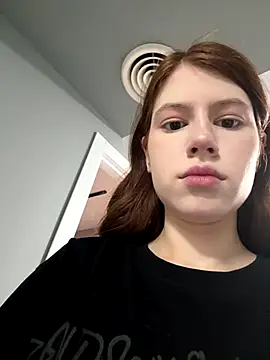 Snapshot of CarolaineMyers chatting on October 2025 04:08:01 PM CarolaineMyers online show from October 2025 04:08:01 PM