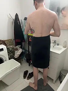 Snapshot of TomieSoichi chatting on October 2025 05:08:01 AM TomieSoichi online show from October 2025 05:08:01 AM