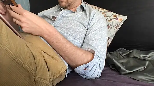 Snapshot of TomieSoichi chatting on September 2025 03:45:01 PM TomieSoichi online show from September 2025 03:45:01 PM