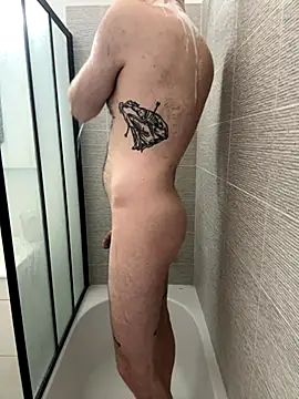 Snapshot of TomieSoichi chatting on October 2025 05:08:02 AM TomieSoichi online show from October 2025 05:08:02 AM