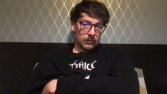 Snapshot of TomieSoichi chatting on September 2025 08:15:01 PM TomieSoichi online show from September 2025 08:15:01 PM