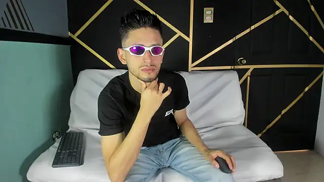 logan rogers  online show from October 2025 04:18:01 PM
