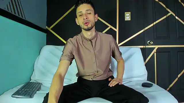 logan rogers  online show from September 2025 01:22:02 PM
