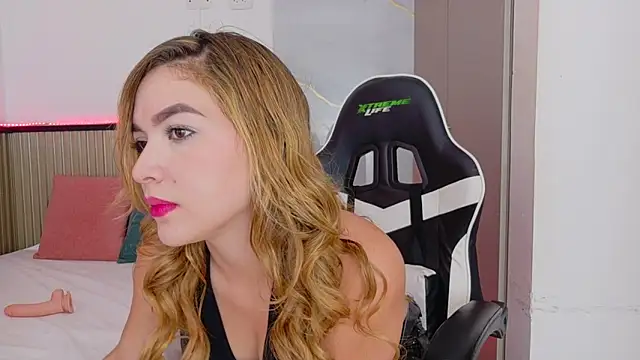 Sammy Lovee online show from November 2025 07:25:01 PM