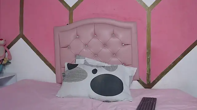 Mia Wilsom online show from October 2025 12:47:02 PM