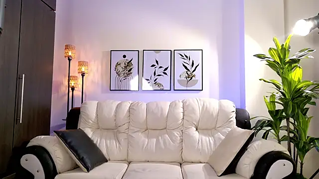 Violeta Foxz online show from April 2026 08:13:01 PM