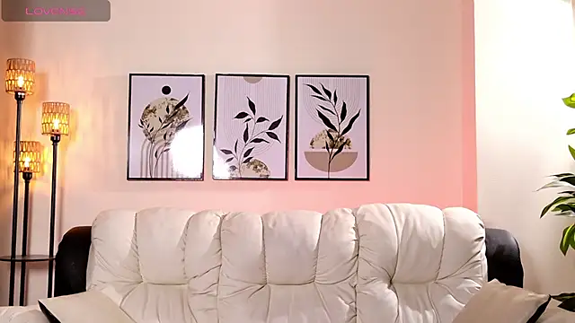 Violeta Foxz online show from April 2026 09:39:33 PM