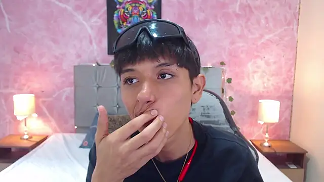 MAXIMILIANO  HOT online show from September 2025 06:11:01 PM