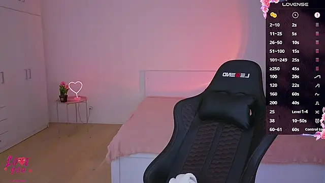 CuteAriel7 online show from January 2026 04:32:01 PM